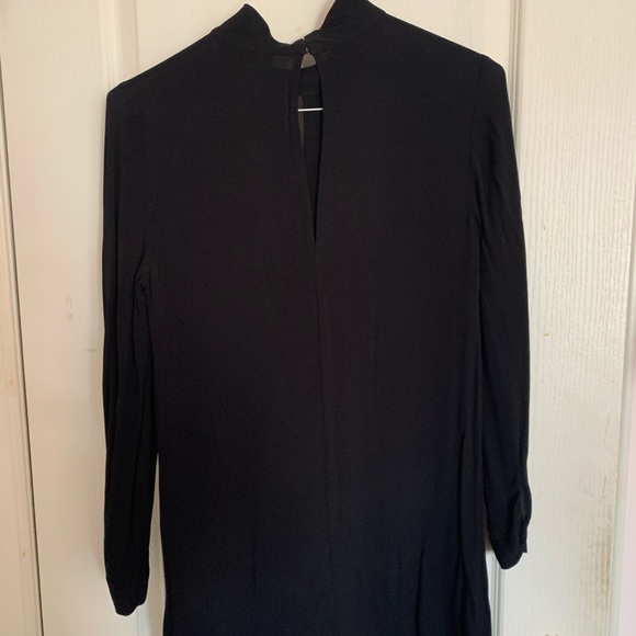 Aritzia T. Babaton Silk Blouse - Picture 4 of 4